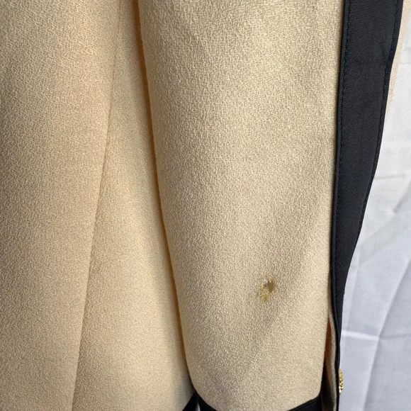 Escada Couture Cream and Black Vintage Women's Jacket - Picture 14 of 16